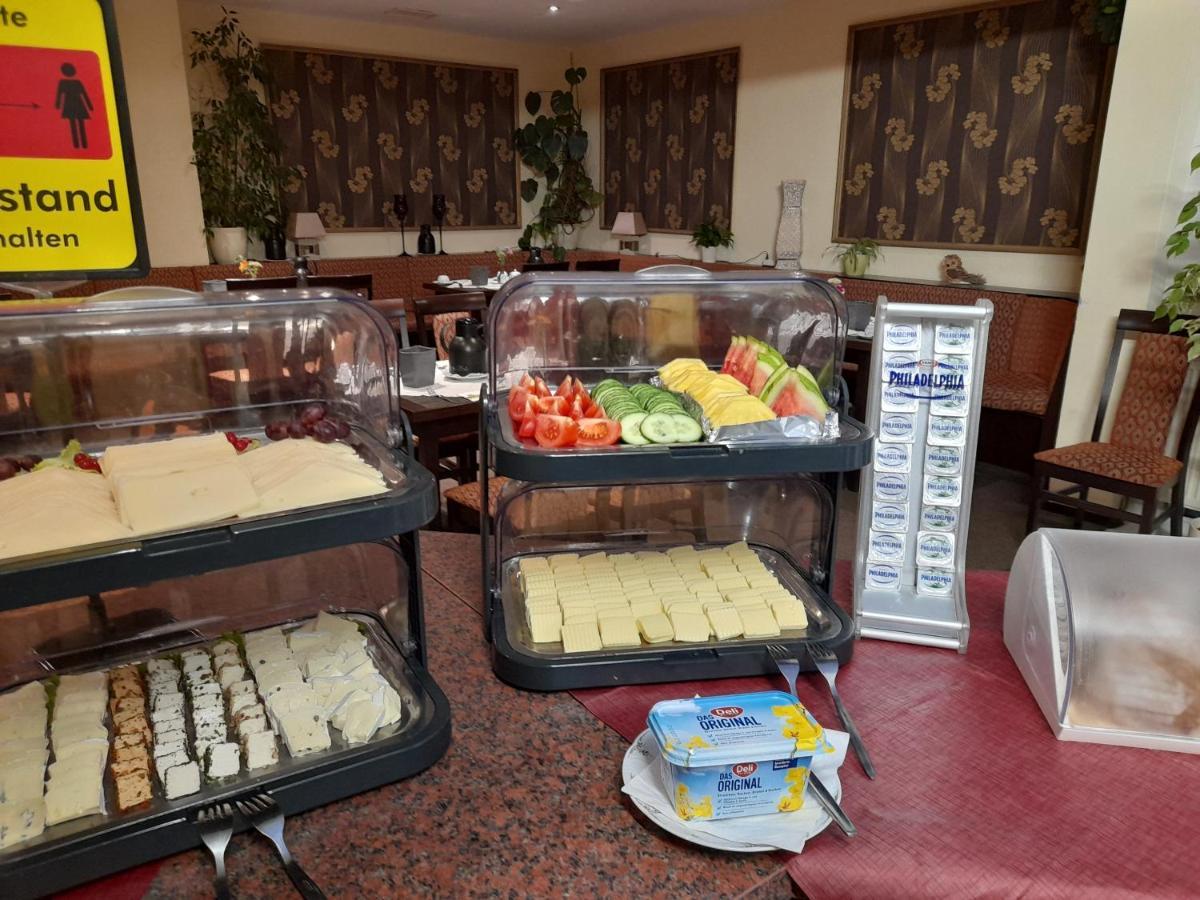 Mucha Ohg Hotel Sembziner Hof Klink Esterno foto