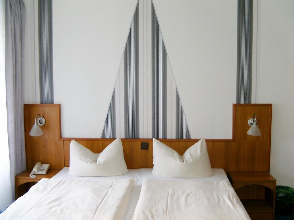 Mucha Ohg Hotel Sembziner Hof Klink Camera foto